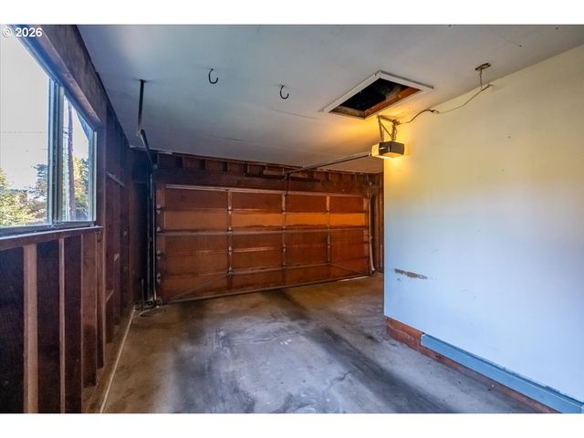 5618 CASCADE St, West Linn, OR 97068