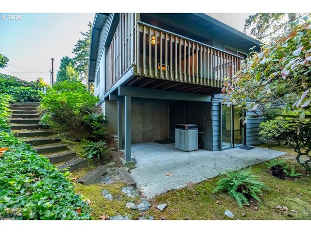 5618 CASCADE St, West Linn, OR 97068
