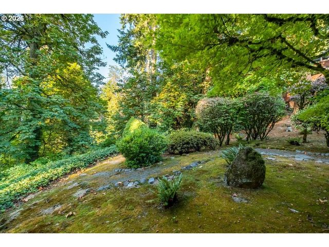 5618 CASCADE St, West Linn, OR 97068