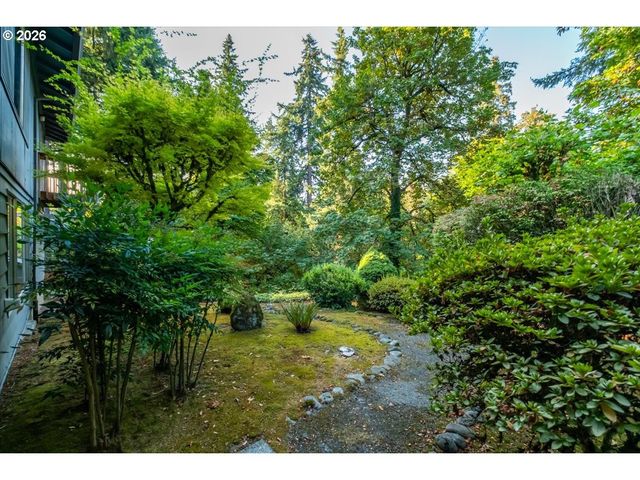 5618 CASCADE St, West Linn, OR 97068