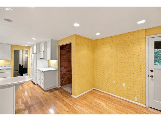 5618 CASCADE St, West Linn, OR 97068