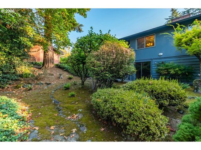 5618 CASCADE St, West Linn, OR 97068