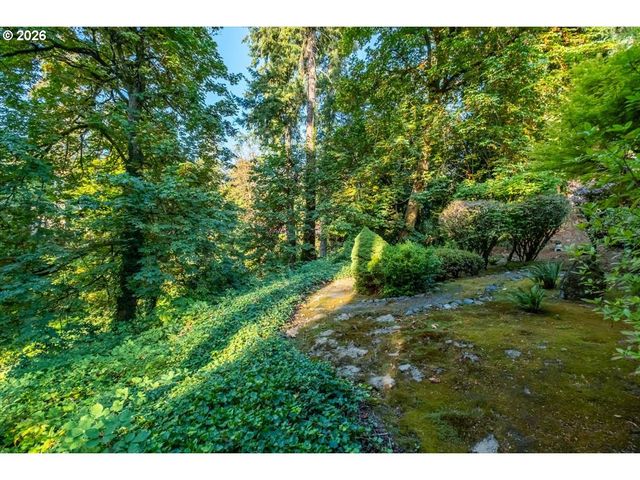 5618 CASCADE St, West Linn, OR 97068