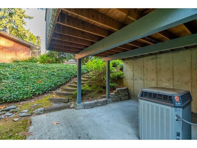 5618 CASCADE St, West Linn, OR 97068