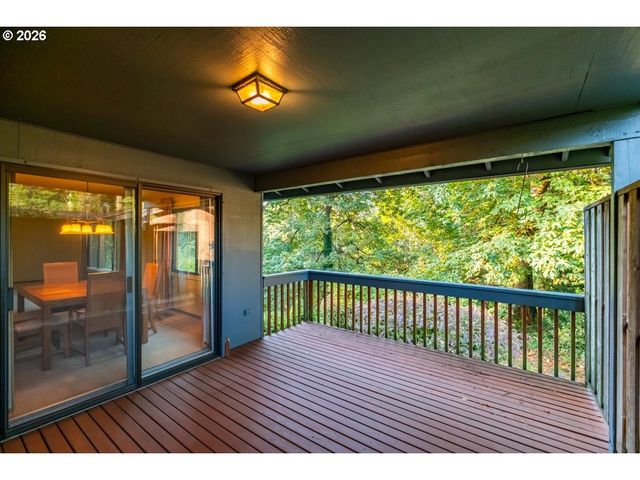 5618 CASCADE St, West Linn, OR 97068