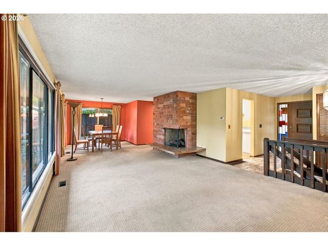 5618 CASCADE St, West Linn, OR 97068