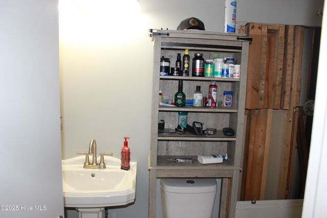 1033 Decatur Road, Jacksonville, NC 28540