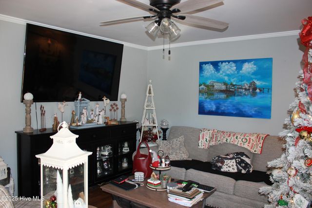 1033 Decatur Road, Jacksonville, NC 28540