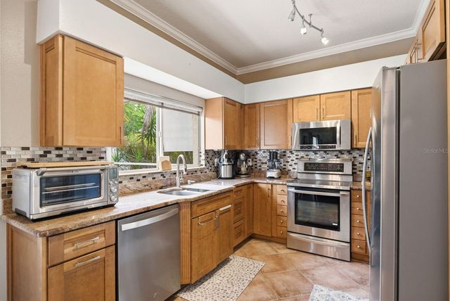 384 WINGATE CIRCLE, Oldsmar, FL 34677