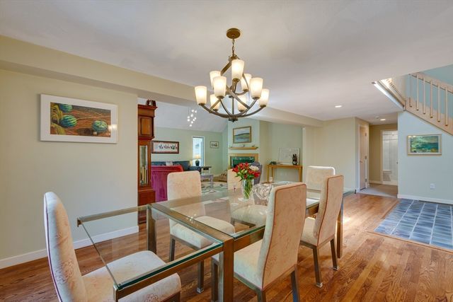 15 Fieldstone Dr, Winchester, MA 01890