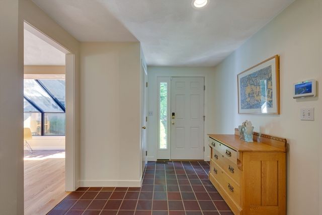 15 Fieldstone Dr, Winchester, MA 01890