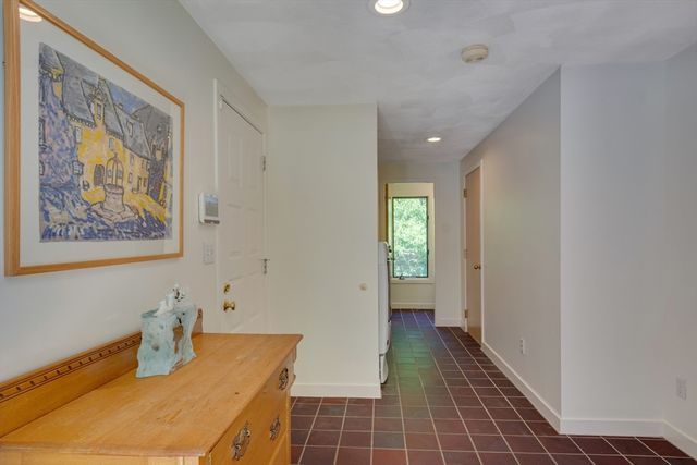15 Fieldstone Dr, Winchester, MA 01890