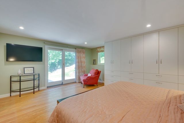 15 Fieldstone Dr, Winchester, MA 01890