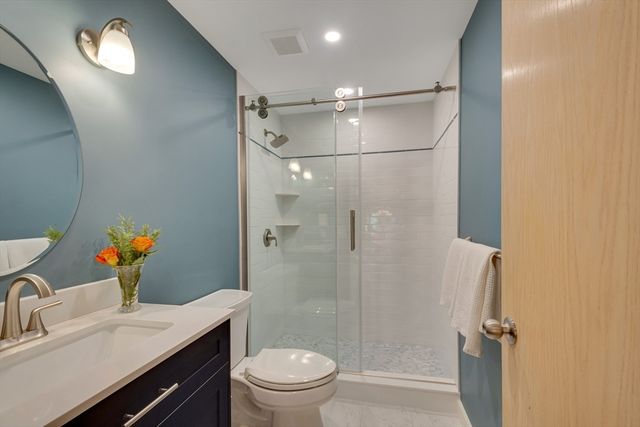 15 Fieldstone Dr, Winchester, MA 01890