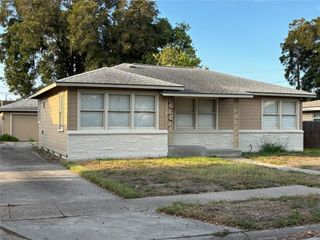 1010 Peerman Pl, Corpus Christi, TX 78411