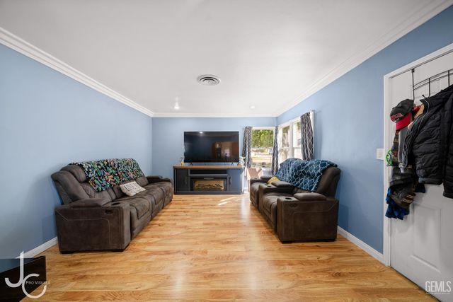 1601 Howard Avenue, Bakersfield, CA 93308