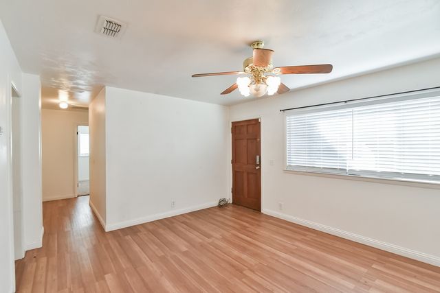 344 NW Renfro Street, Burleson, TX 76028