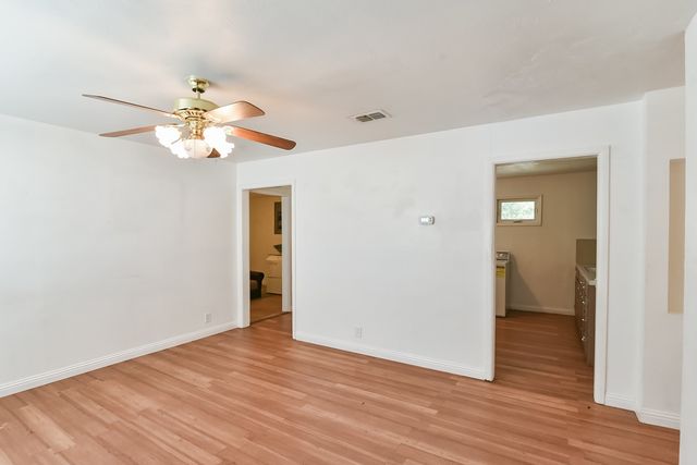 344 NW Renfro Street, Burleson, TX 76028