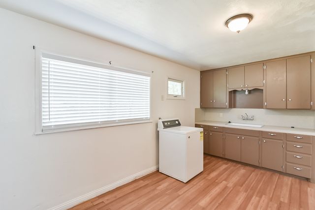 344 NW Renfro Street, Burleson, TX 76028