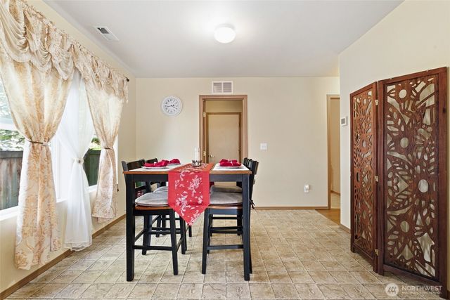 943 Candlestick Lane SW, Olympia, WA 98512