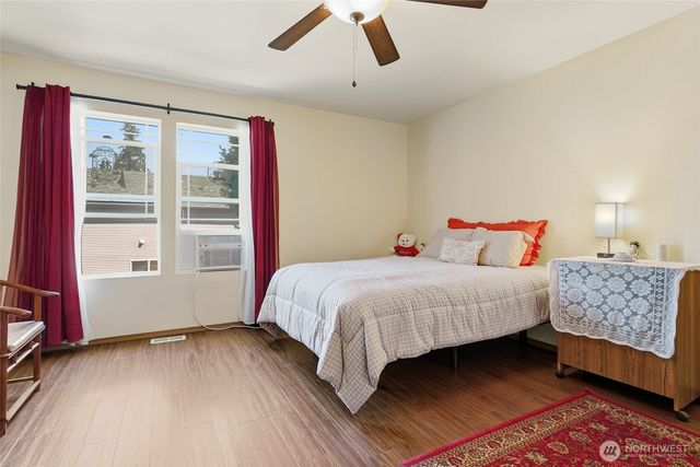 943 Candlestick Lane SW, Olympia, WA 98512