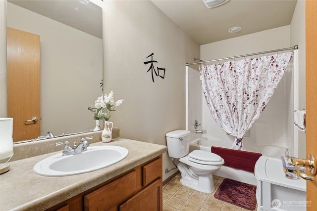 943 Candlestick Lane SW, Olympia, WA 98512