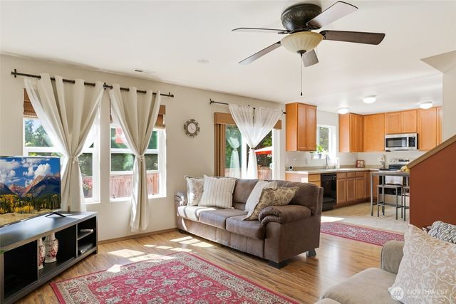 943 Candlestick Lane SW, Olympia, WA 98512