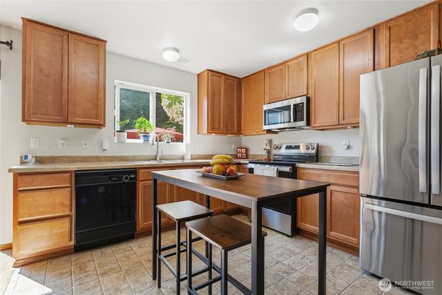 943 Candlestick Lane SW, Olympia, WA 98512