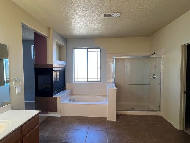 857 Loma Pinon Loop NE, Rio Rancho, NM 87144