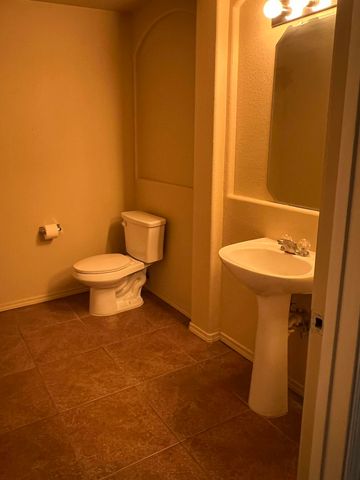 857 Loma Pinon Loop NE, Rio Rancho, NM 87144