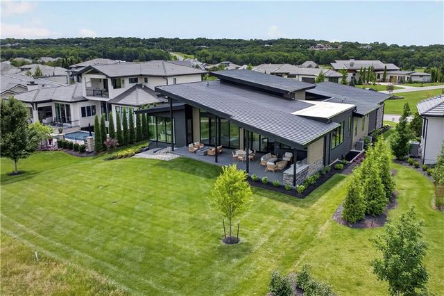 15919 Glenfinnan Way, Loch Lloyd, MO 64012