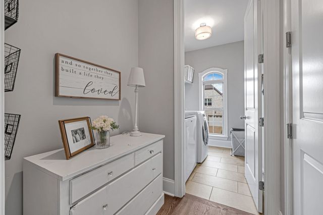 624 Southshore Pt, Mount Juliet, TN 37122