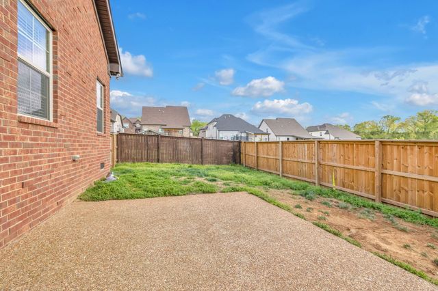 624 Southshore Pt, Mount Juliet, TN 37122