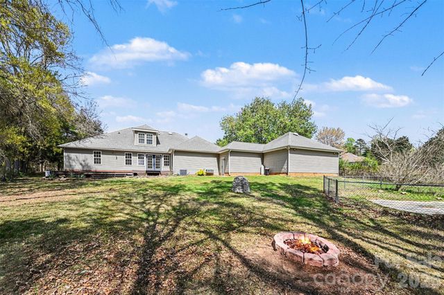 7329 Bailywick Drive, Waxhaw, NC 28173