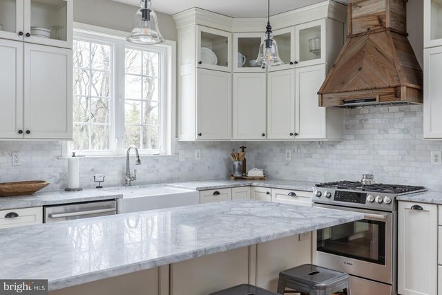 808 DERIUS DR, Mickleton, NJ 08056