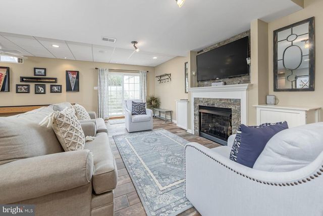 808 DERIUS DR, Mickleton, NJ 08056