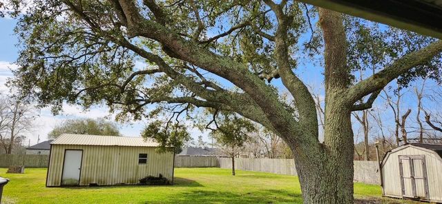 2180 Washington Avenue, Alvin, TX 77511