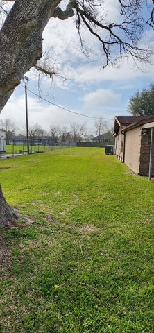 2180 Washington Avenue, Alvin, TX 77511