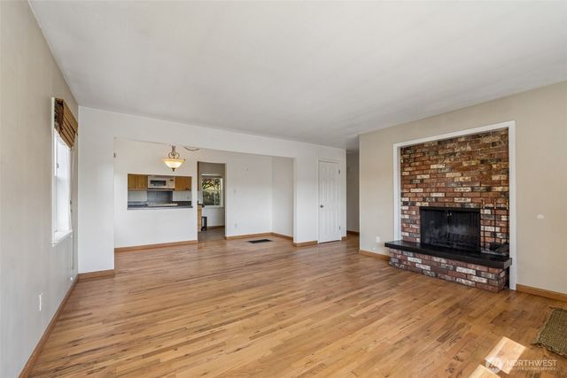 10235 33rd Avenue SW, Seattle, WA 98146