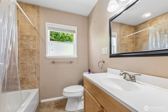 10235 33rd Avenue SW, Seattle, WA 98146