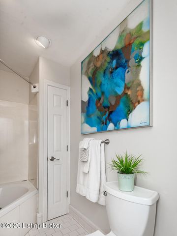 2726 Hollywood Terrace 124, Louisville, KY 40206