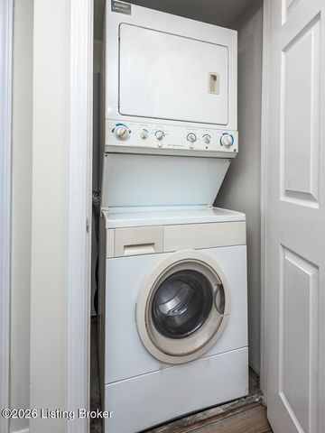 2726 Hollywood Terrace 124, Louisville, KY 40206