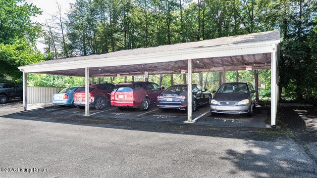 2726 Hollywood Terrace 124, Louisville, KY 40206