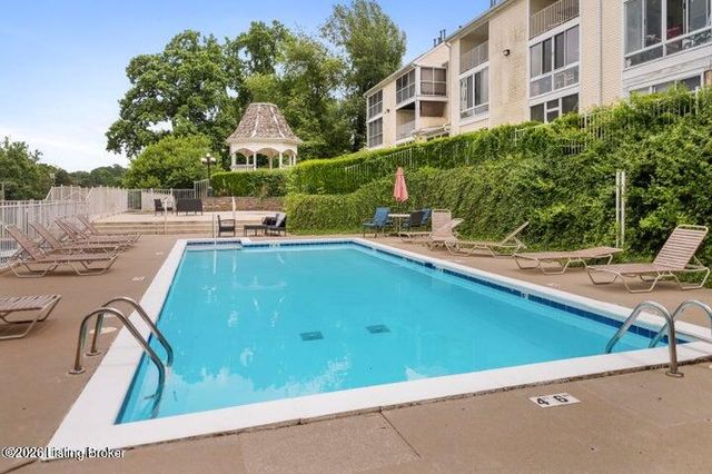 2726 Hollywood Terrace 124, Louisville, KY 40206