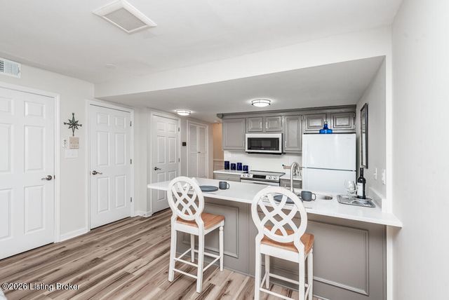 2726 Hollywood Terrace 124, Louisville, KY 40206