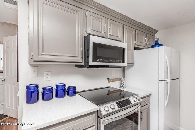 2726 Hollywood Terrace 124, Louisville, KY 40206