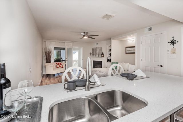 2726 Hollywood Terrace 124, Louisville, KY 40206