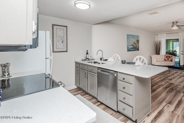 2726 Hollywood Terrace 124, Louisville, KY 40206
