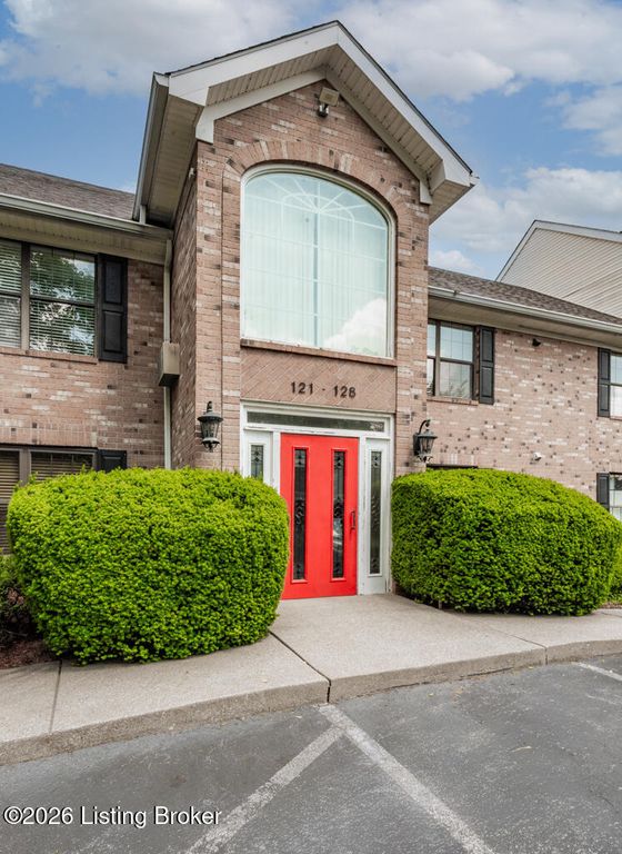 2726 Hollywood Terrace 124, Louisville, KY 40206