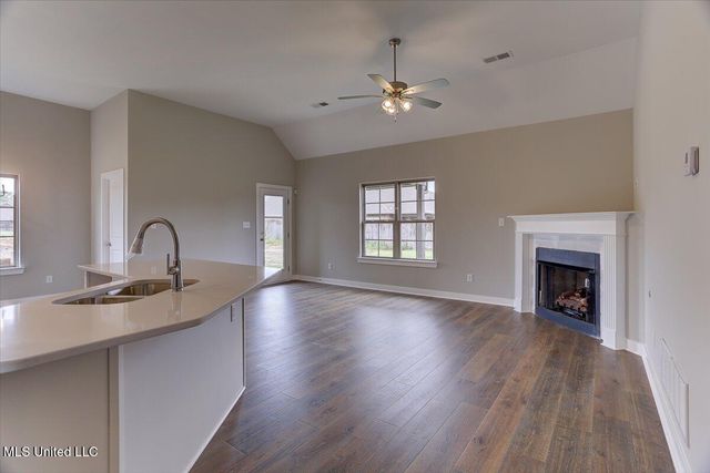 7736 Carmel Cove, Walls, MS 38680